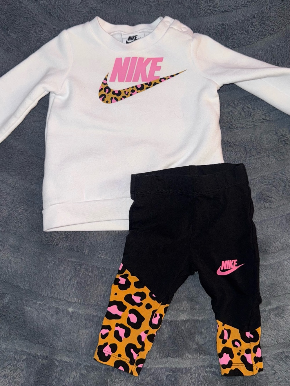 nike sweatshirt and leggings